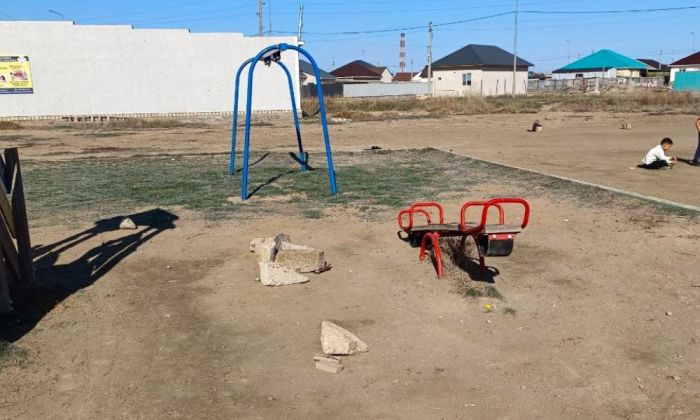 Атыраудағы балалар алаңдарының сапасы ата-аналарды алаңдатып отыр