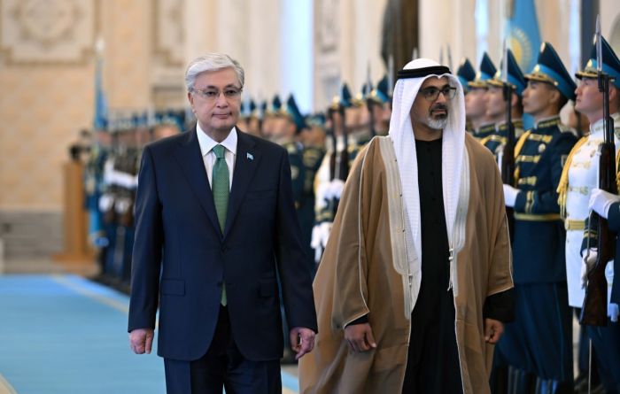 Тоқаев Ақордада БАӘ тақ мұрагерін салтанатты түрде қарсы алды