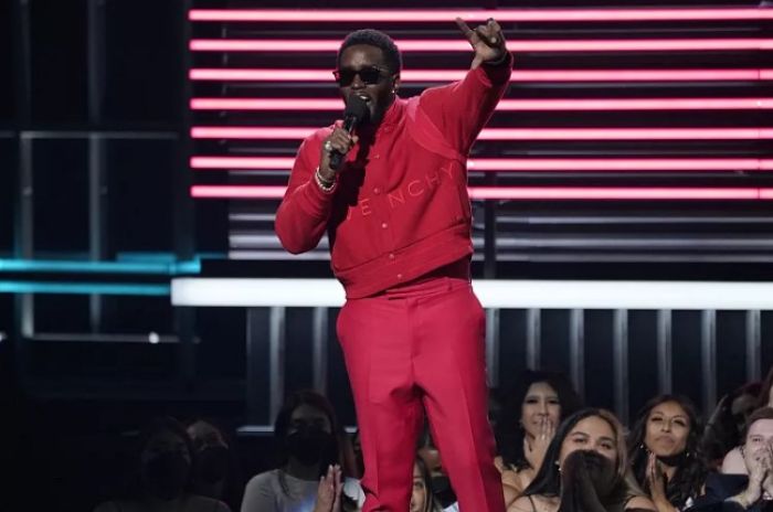 Нью-Йоркте рэпер Шон "Дидди" Комбсқа қатысты рэкет және адам саудасы ісі бойынша сот басталды