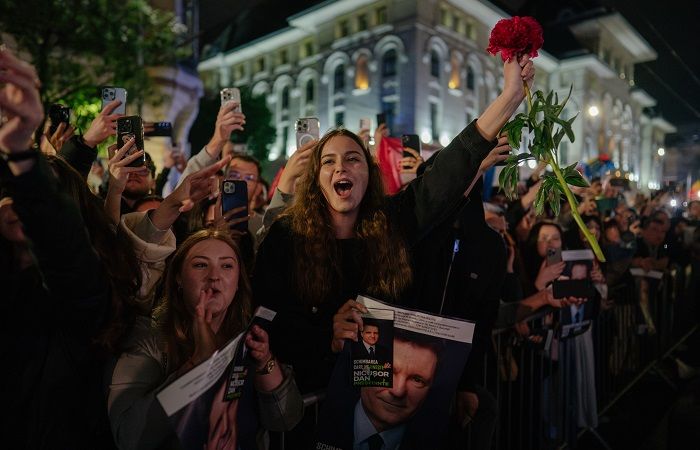 Румынияда президент сайлауында Бухарест мэрі Никушор Дан жеңіске жетті