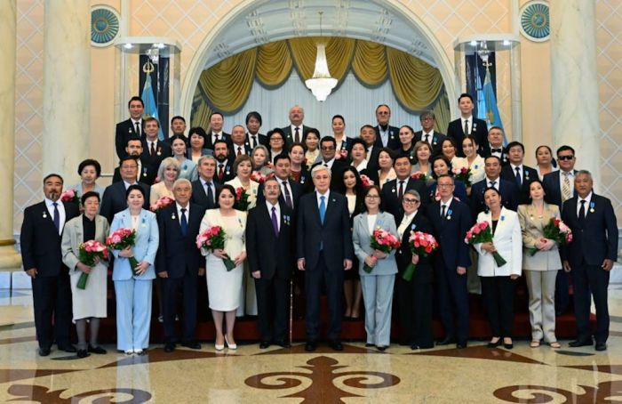 Тоқаев мәдениет майталмандарын марапаттады, оның ішінде атыраулықтар да бар