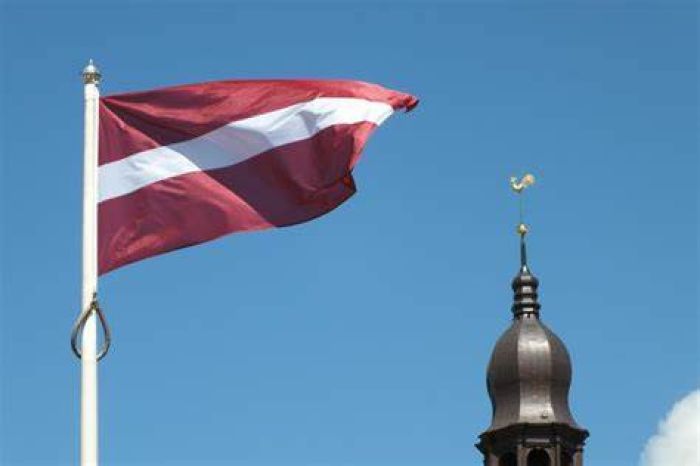 Латвия стратегиялық нысандарға жақын үйі бар ресейліктерге елге кіруге тыйым салды