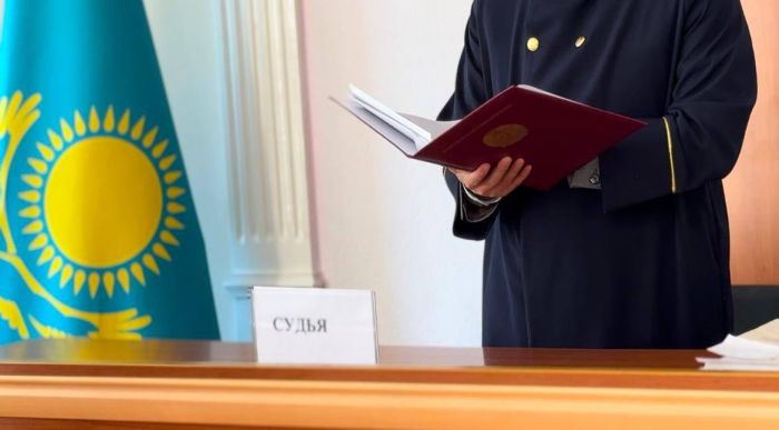 Жетісуда есірткі сатушының жолы кесілді, көрсетілім сот процесі ұйымдастырылды