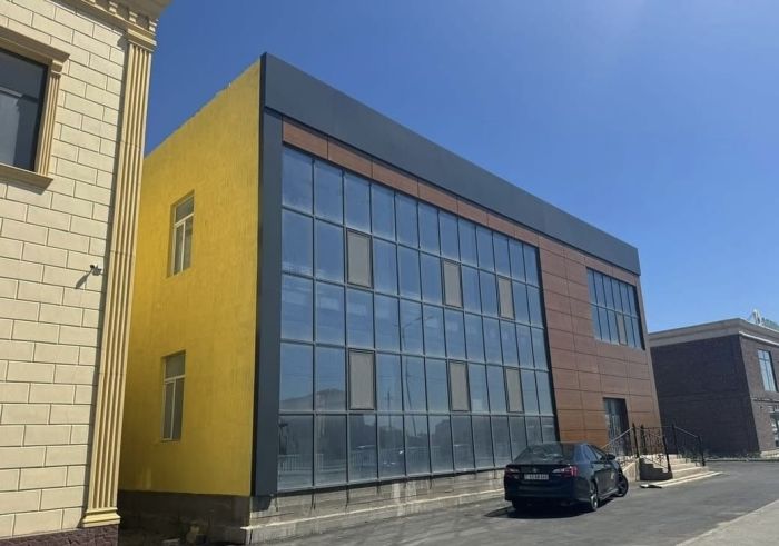 Атырауда Баймұханов көшесіндегі төрт ғимараттың иелеріне айыппұл салынды