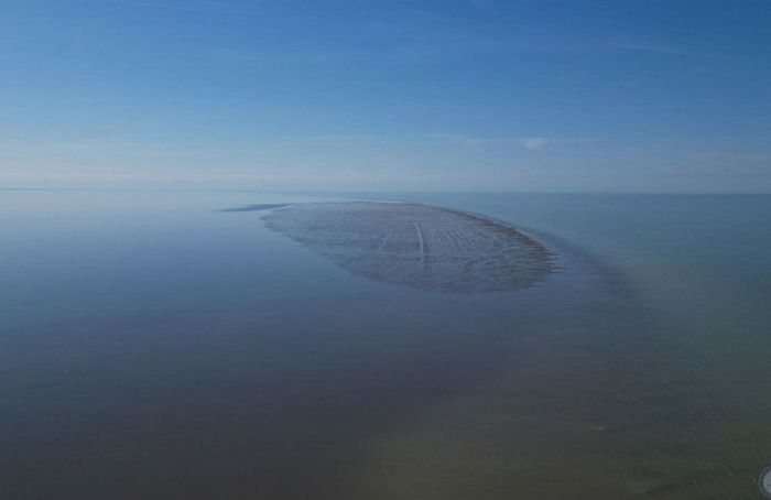 ​Каспийде пайда болған арал ​табиғат ғажайыбы ма, әлде апат бастамасы ма?​​