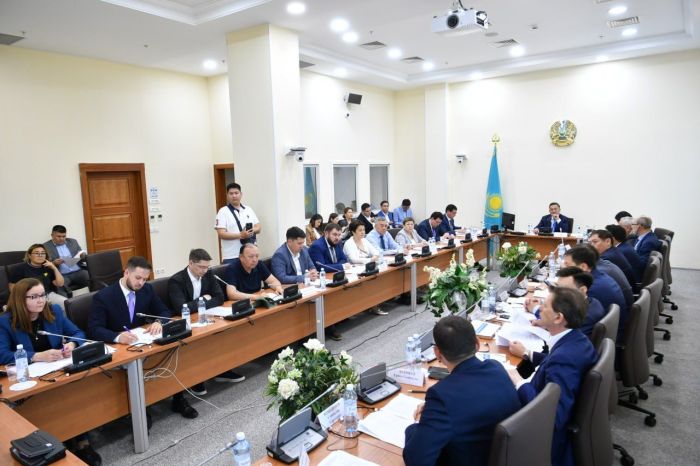 Мәжілісте органикалық өнім өндірісі мәселелері талқыланды