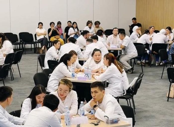 Атырауда дәрігерлер медицина мен тарих сайысында сынға түсті 