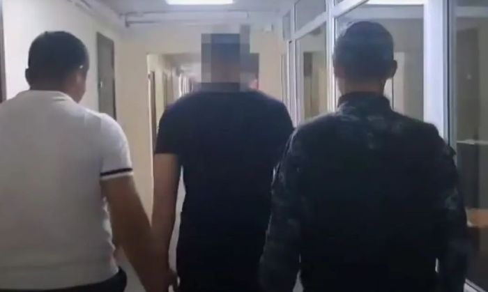 Ауруханада екі дәрігерге қол көтерген күдікті​​ Қарағандыда ұсталды