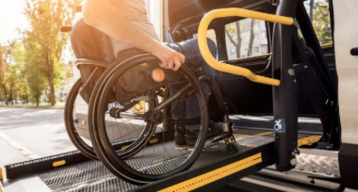 714 мүгедек азаматтың құқығы қорғалды: инватакси енді тәулік бойы қолжетімді