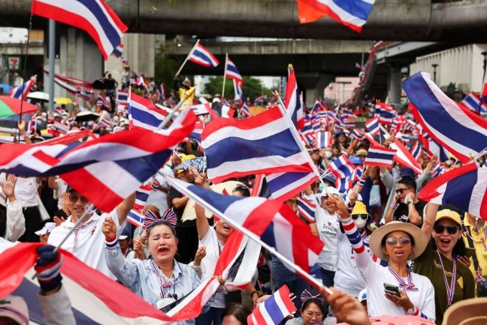 Бангкокте үкіметке қарсы наразылық өтіп жатыр