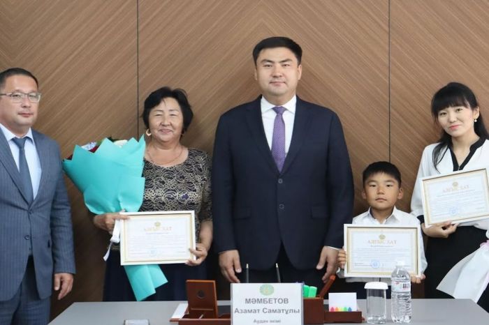 Мақаттық оқушы табиғатты аялағаны үшін әкімнен алғыс алды