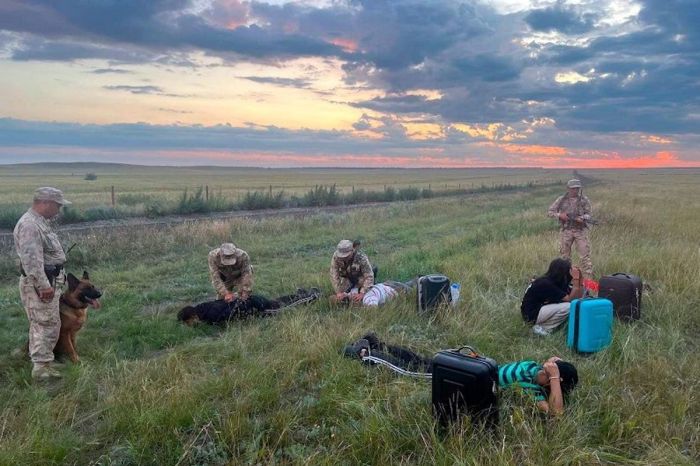 Шетелдіктер, қару және миллиардтар: шекарашылардың маусымдағы жұмыс нәтижесі