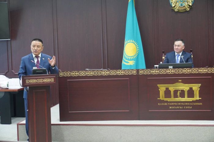 ​Жоғарғы Сотта судьяларды құрметті отставкаға шығарып салды