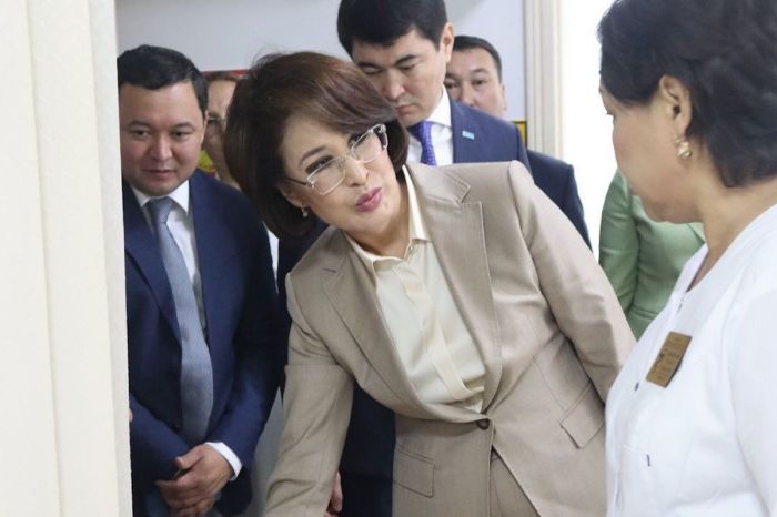 Министр халықпен жүздеспей, жиындармен​ шектелді