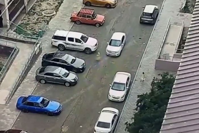 Атырауда екі кішкентай баланы көлік қағып кетті: екеуі де жансақтау бөлімінде