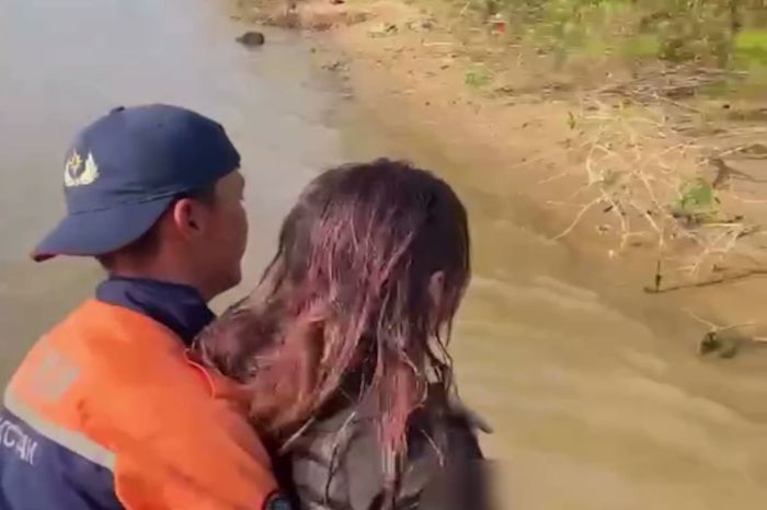 ​Атырауда Жайыққа секірген әйел құтқарылды