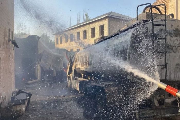 ​Түркістан облысында жанар-жағармай бекетінен өрт шығып, бір адамды күйік шалды