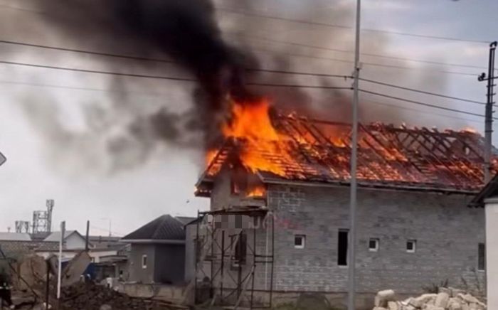 Атырауда бір үйге найзағай түсті