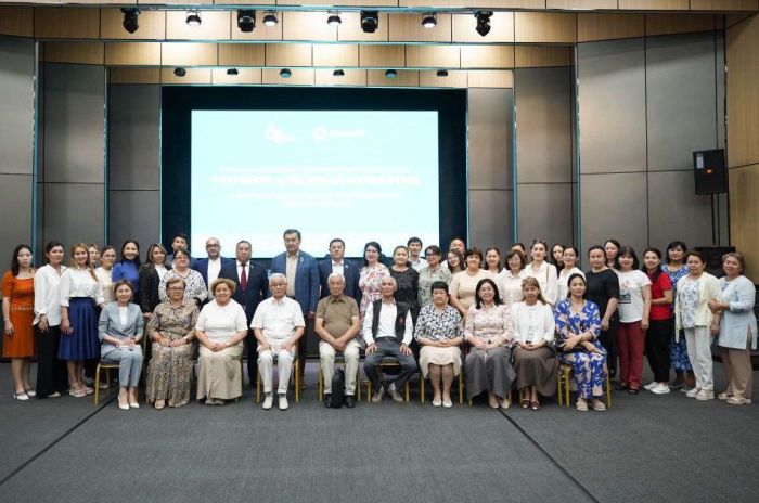 Мәжіліс депутаты Атыраудағы университетте кездесу өткізді