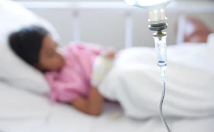 Атырауда Исатай мен Махамбет алаңында балаға электромотоцикл құлады