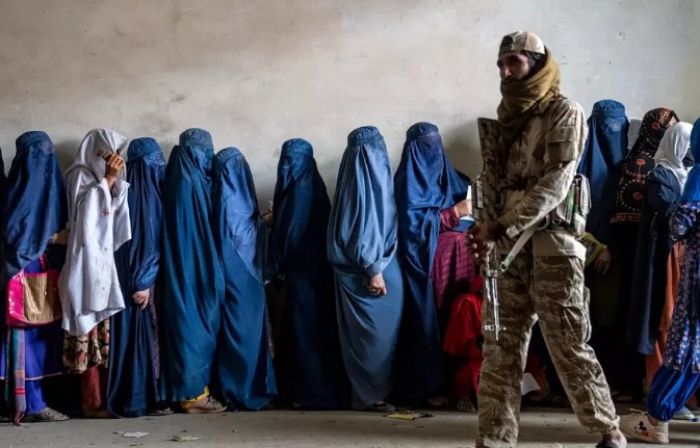 Талибтер хиджабты «дұрыс кимегені» үшін әйелдерді жаппай қамауға алды – БҰҰ дабыл қақты