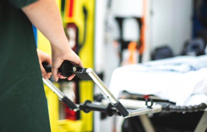 Президент медицина қызметкерлеріне шабуыл жасағандарға жазаны қатаңдату бастамасын қолдады