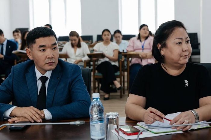 Атырауда мемлекеттік қызметшілерге азаматтарды қабылдау мен әдеп нормалары түсіндірілді