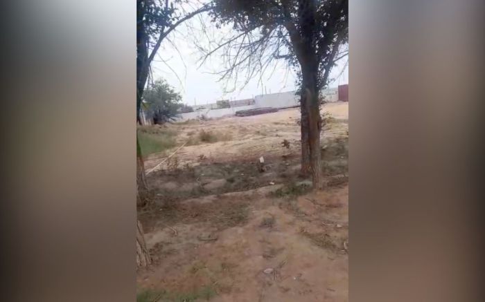 Доссор тұрғыны үй алдына салынып жатқан құрылысқа шағымданды