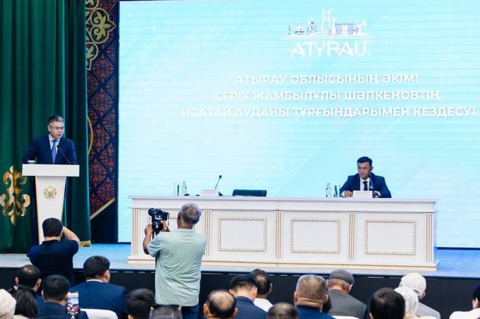 Атырау облысының әкімі Исатай ауданы тұрғындарына даму жоспарын ұсынды 