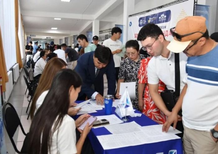 Жастарға мүмкіндік: Атырауда 35 жасқа дейінгі ізденушілерге 200 бос жұмыс орны ашылды