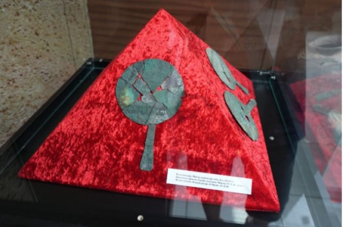 Қола айналар құпиясы