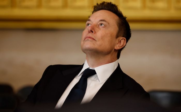 Маск республиканшыларға зиян келтірмеу үшін жаңа партия құруды тоқтатты