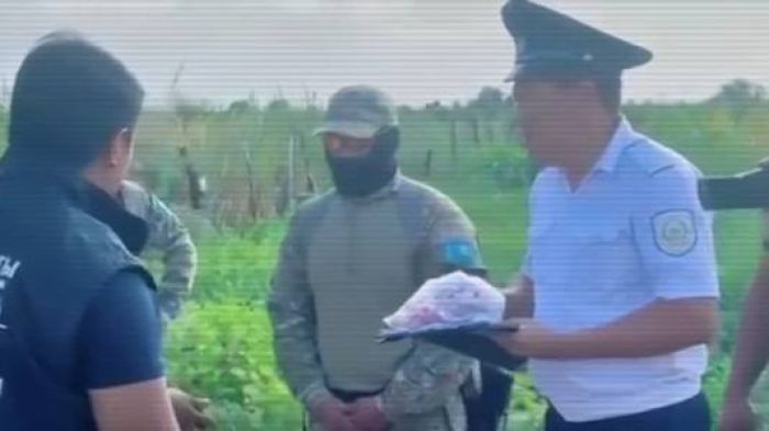 Полицейлер есірткінің заңсыз айналымын тоқтатты  