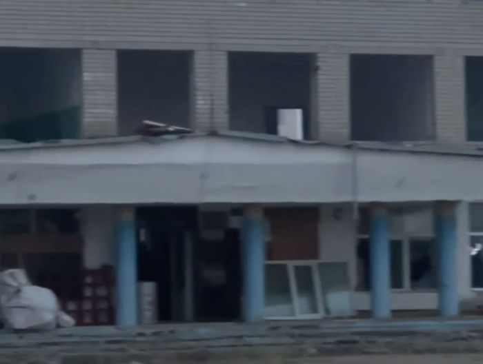 С. Мұқанов атындағы 10-шы орта мектептің ескі ғимараты бұзылып жатыр