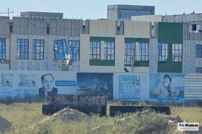 Құлсарыда шатыры құлаған мектепті тәжірибесі жоқтар салып жатыр ма?​