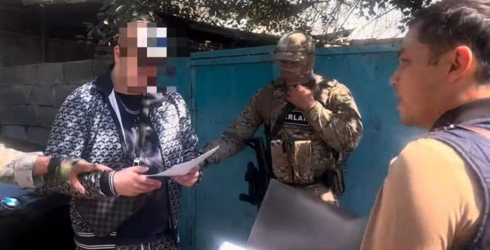 Қазақстандықтардың есепшоттарына кибершабуыл жасаған күдікті ұсталды  