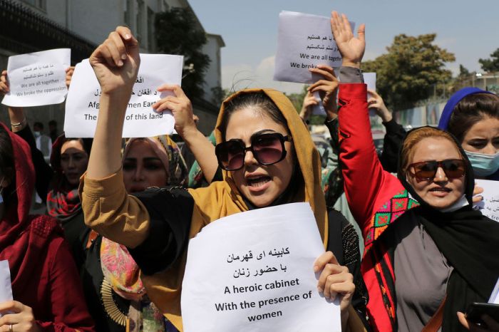 Ауғанстан университеттерінде әйелдер жазған кітаптарға тыйым салынды