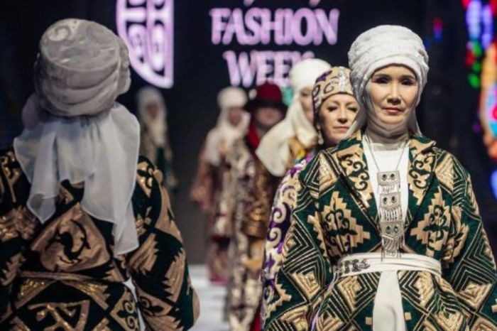 Париж және Миланда Қазақстанның әжелері сән сахнасына шығады