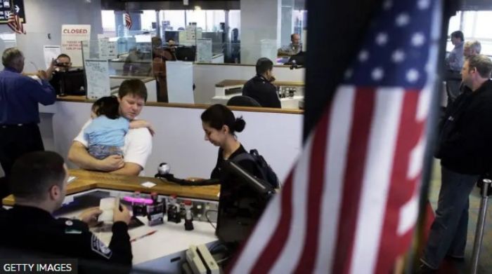 Трамп шетелдік жоғары білікті жұмыс күшіне визалық шектеу енгізді