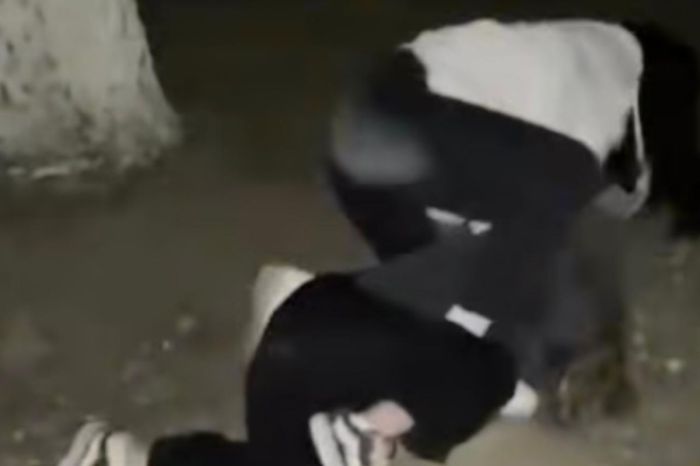 ​Атырауда студент қыз қатарласын ұрып-соққаннан кейін Бейімдеу орталығына жіберілді