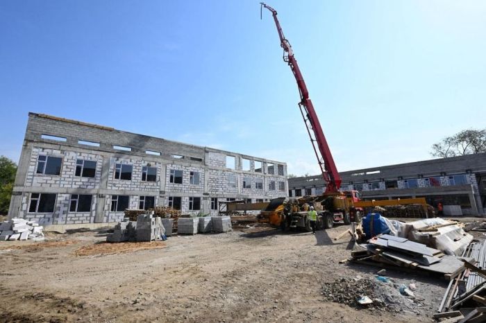 Алматыдағы мектептің құрылысы: әкім келісімді бұзамыз деп ескертті