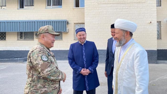 Жоғарғы мүфти Ұлттық ұлан сарбаздарымен кездесті