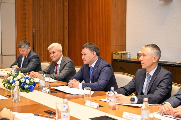 ҚМГ мен Eni Қарашығанақты одан әрі игеру және Маңғыстаудағы гибридті электр стансасы​ мәселелерін талқылады