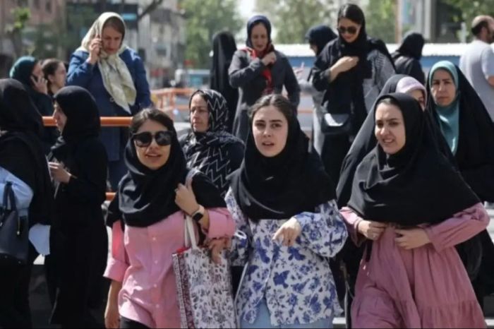 Иранда хиджаб кию енді заң жүзінде міндетті емес