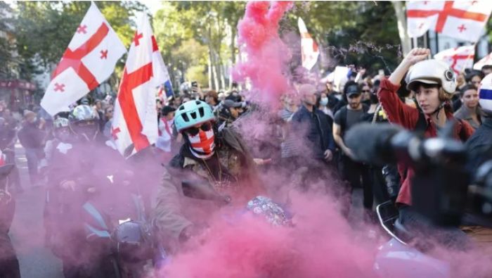 Тбилисиде президент сарайын басып алмақ болған оппозиционерлер қамауға алынды