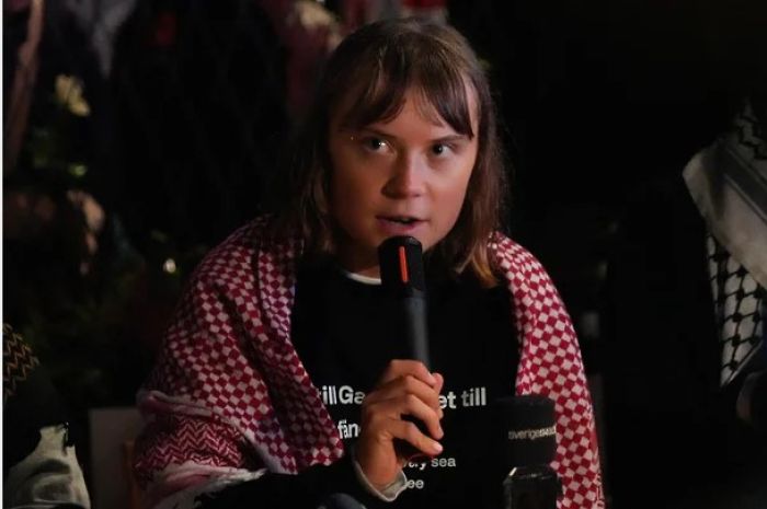Грета Тунберг Израиль изоляторында азапталғанын мәлімдеді