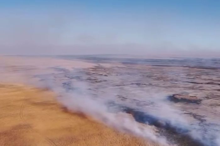 Құрманғазы ауданында өрт сөндіріліп жатыр