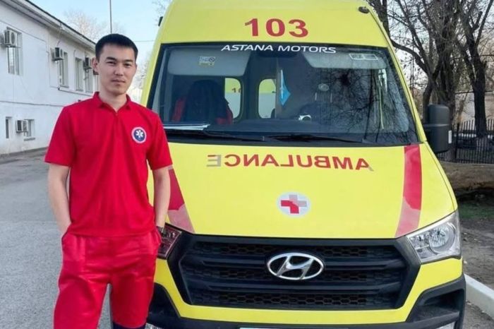 Атыраулық фельдшер адам өмірін құтқарғаны үшін пойыз басшысынан алғыс алды