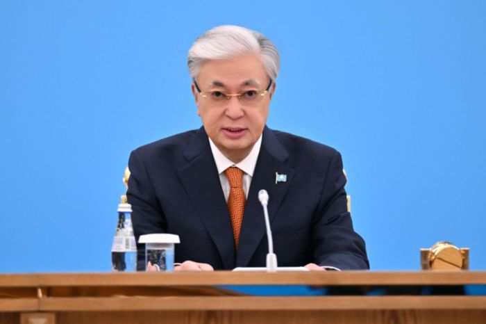 Тоқаев: Конституцияның 40-қа жуық бабына өзгеріс енгізіледі