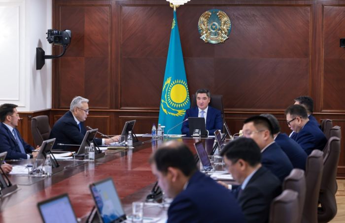 Атырауда инвестиция тарту қарқыны баяу – Олжас Бектенов әкімдерге тапсырма берді